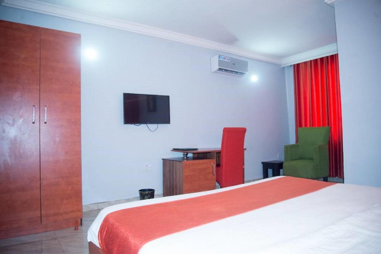 Dannic Hotels Enugu Exterior foto