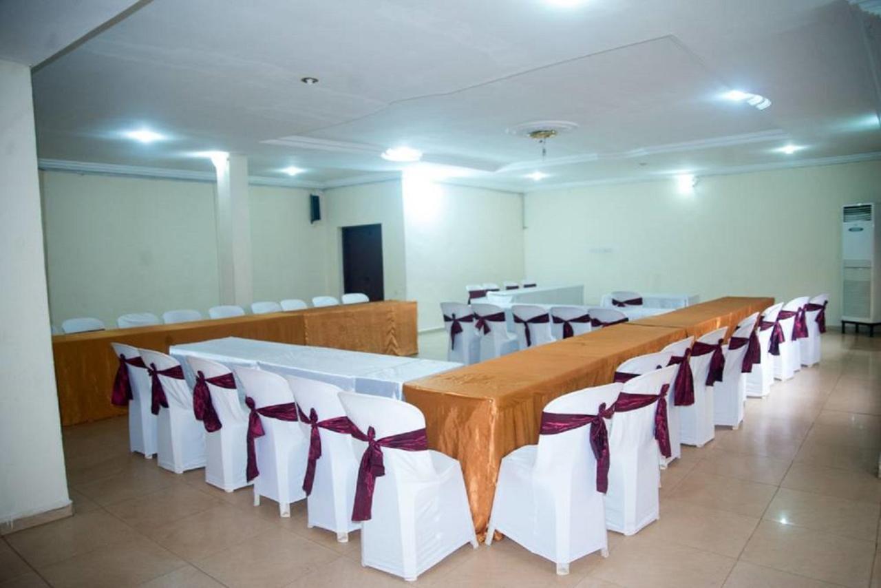 Dannic Hotels Enugu Exterior foto