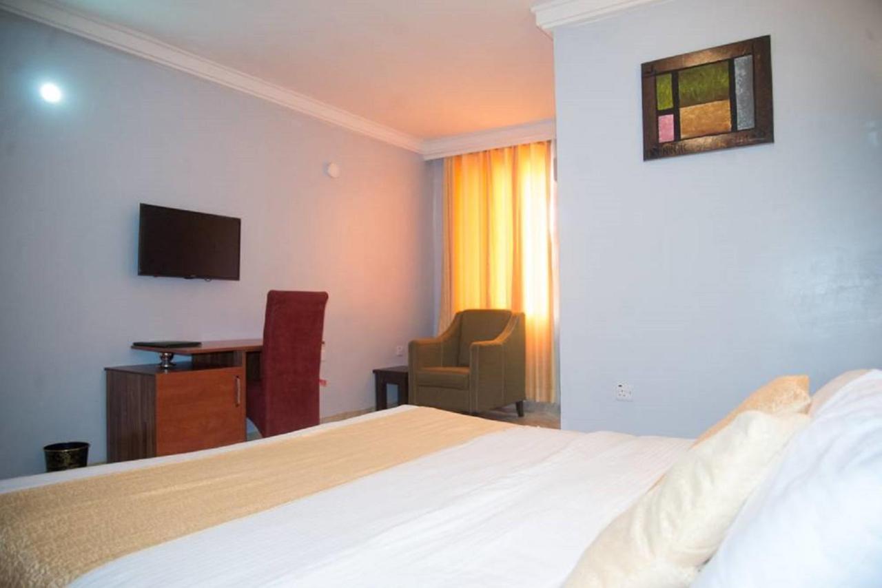 Dannic Hotels Enugu Exterior foto
